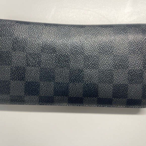 Louis Vuitton Black Textured Wallet - Picture 2 of 13